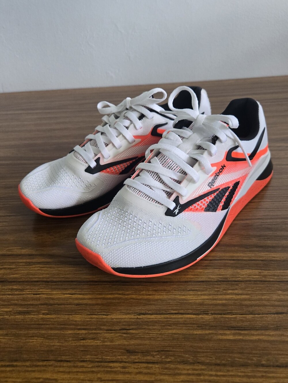 Reebok NANO X4 Sneakers White & Neon Orange Cross Trainers Athletic Running Good